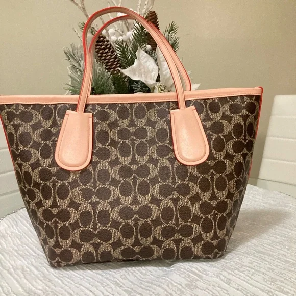 Elegant Brown and Pink Tote Bag - Picture 9 of 16